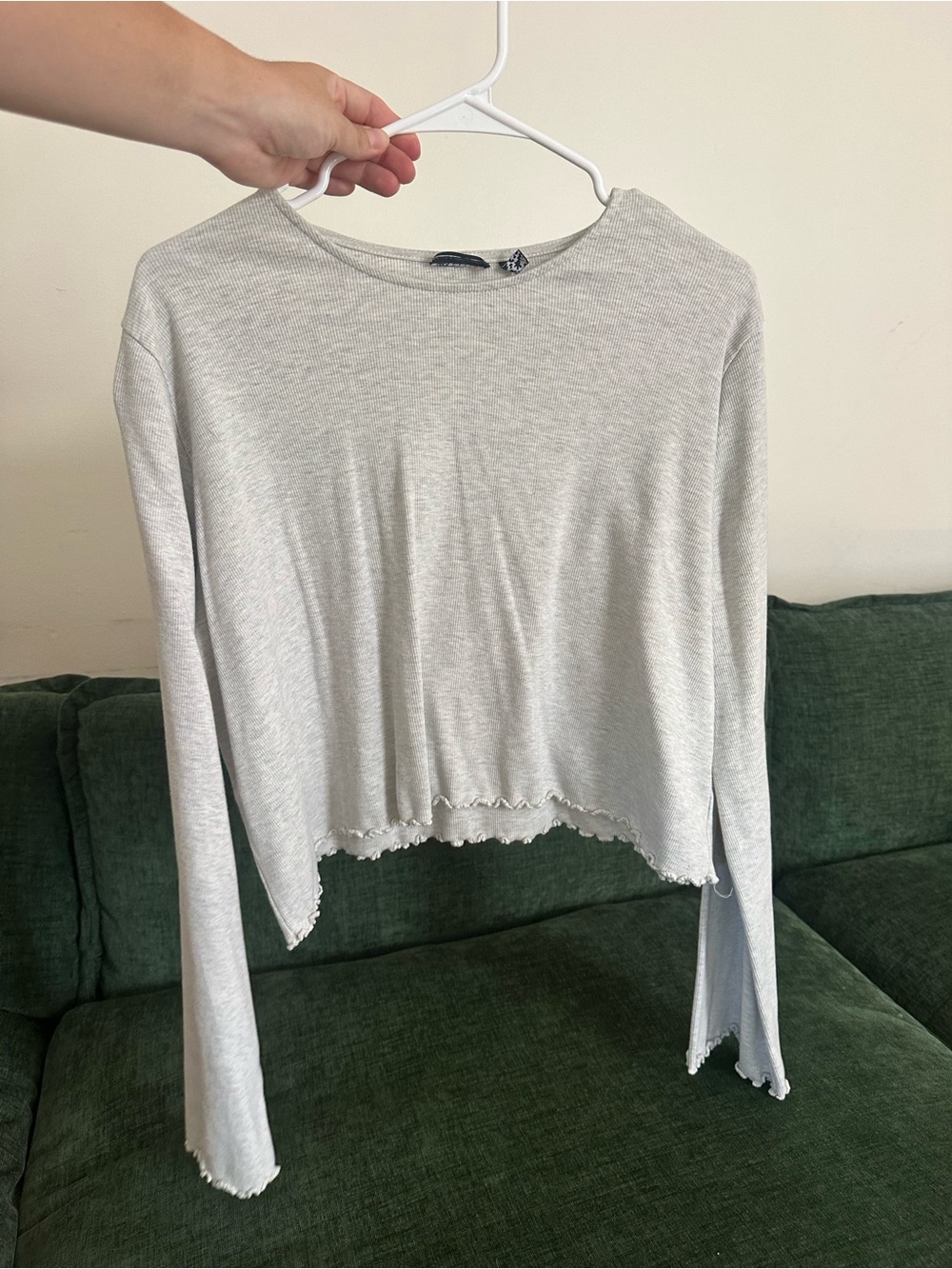 Light Gray Lettuce-Edge Long Sleeve Crop Top
